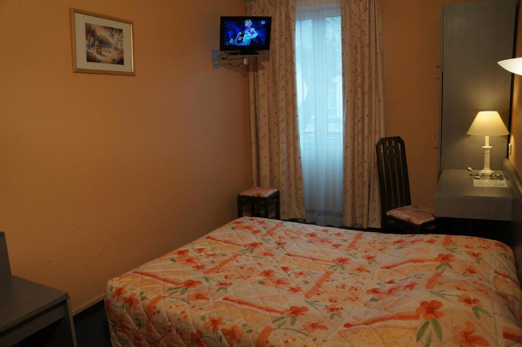 Hotel A La Grace De Dieu Brie-Comte-Robert Extérieur photo